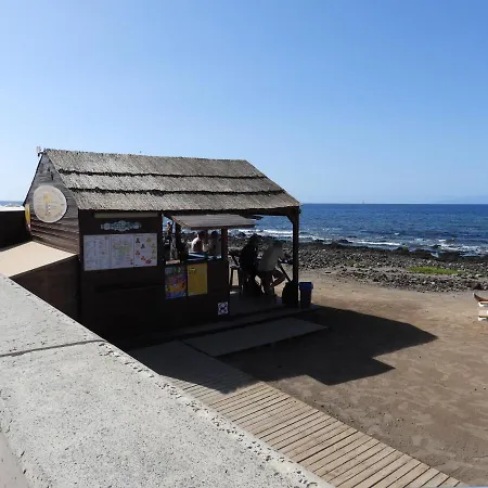 Luminoso Y Elegante, Piscinas Y Pistas De Padel *