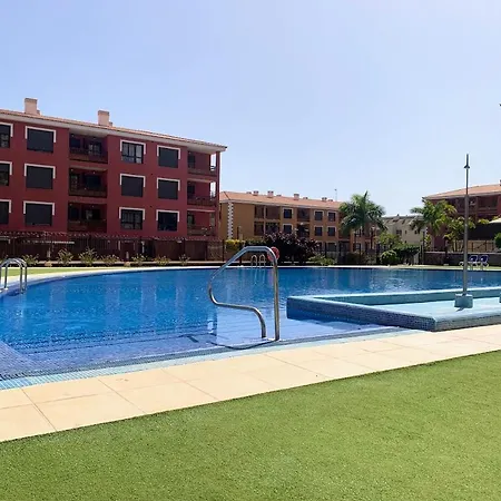 Luminoso Y Elegante, Piscinas Y Pistas De Pádel Palm-mar